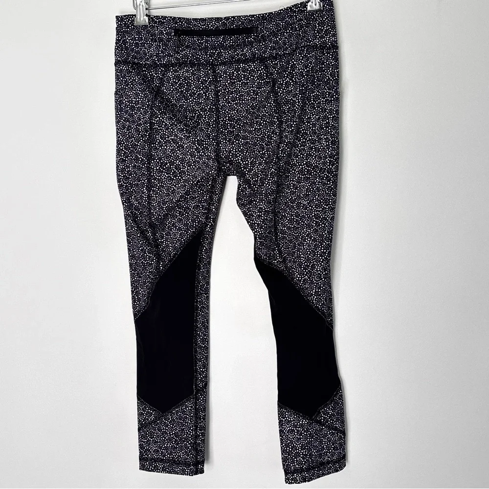 Lululemon Pace Rival Crop Leggings W/ Pockets Size 6 Freckle Flower Black White